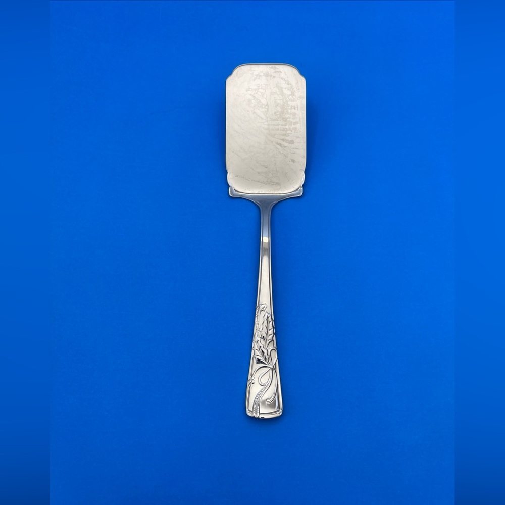 Lenox Holiday  Stainless 18/10 Christmas Embossed Lasagna 11 1/2” Server